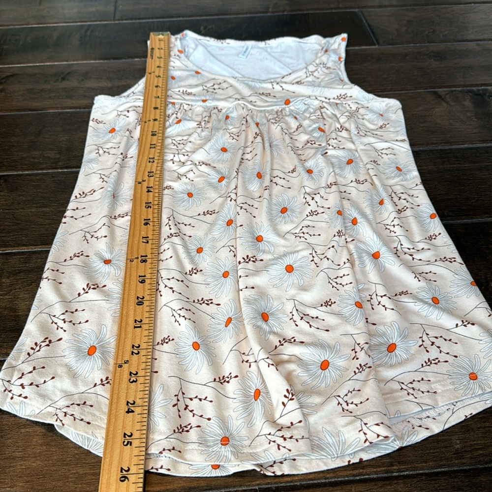 ❤️3/$30 Longyuan Daisy Tank - Picture 7 of 7